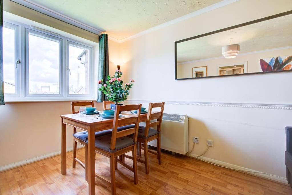 Dalton Plaza Apartment London Bagian luar foto