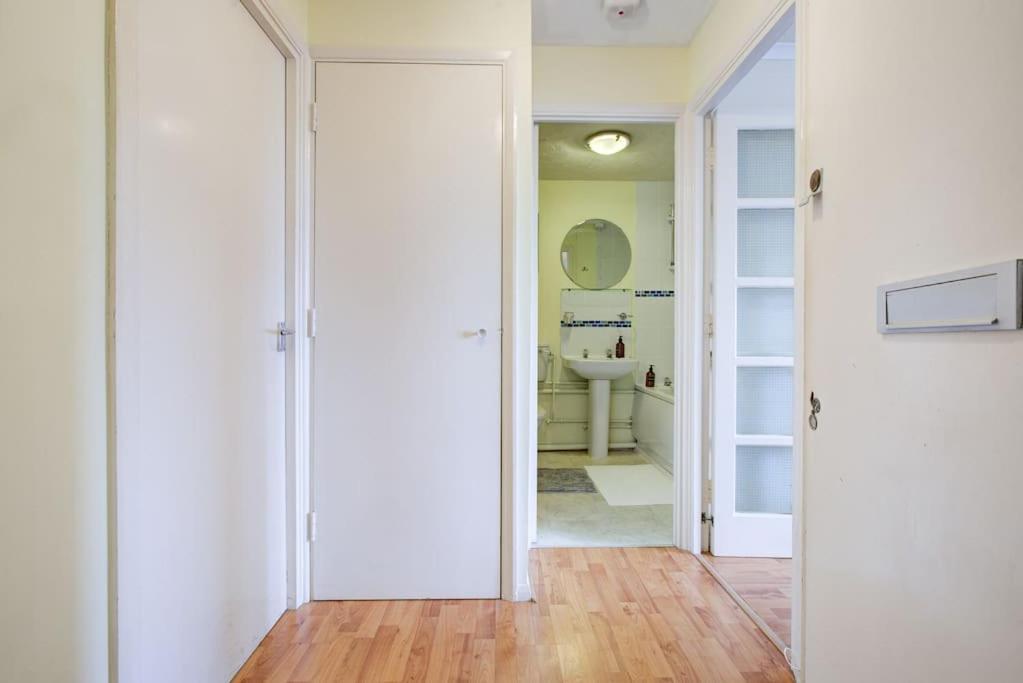 Dalton Plaza Apartment London Bagian luar foto