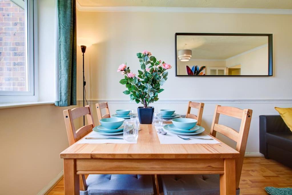 Dalton Plaza Apartment London Bagian luar foto